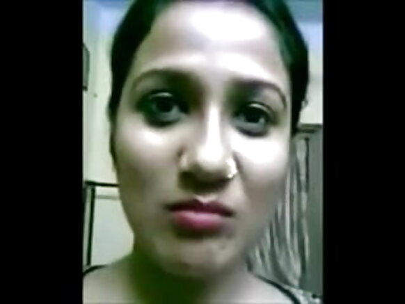 பெரிய புண்டை கொண்ட இந்திய பெண் கேமராவிற்கான துணிகளை கழற்றுகிறார் - வீட்டில் தயாரிக்கப்பட்ட இந்தியா