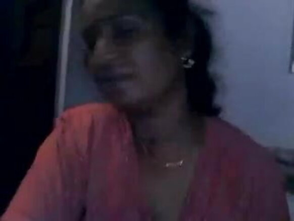 தென்னிந்தியாவின் தமிழ் அத்தை புத்திசாலித்தனமான தனியா, மென்மையான இந்தி, கவர்ச்சியான எச்டி திரைப்படம், அம்பலப்படுத்தப்பட்ட மார்பக, இந்திய கிளிப்