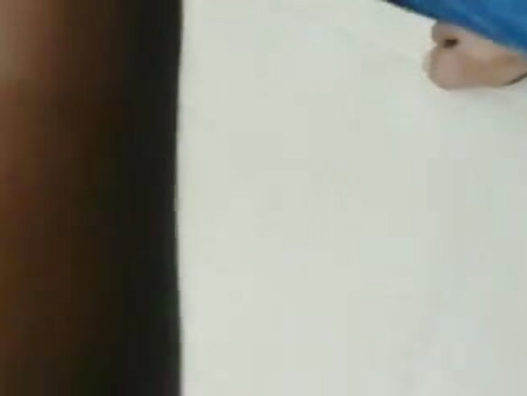 பணிப்பெண்ணுக்கு ஆன்லைன் கவர்ச்சியான நீல வீடியோ செயல்திறன்