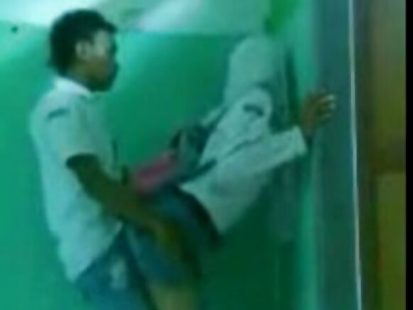 2 கவர்ச்சியான இந்தி வீடியோக்களை என்னுடையது