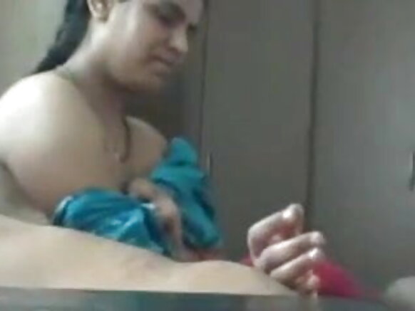 அத்தை கவர்ச்சியான பெண் படத்தின் சில தருணங்கள் கைப்பற்றப்பட்டன